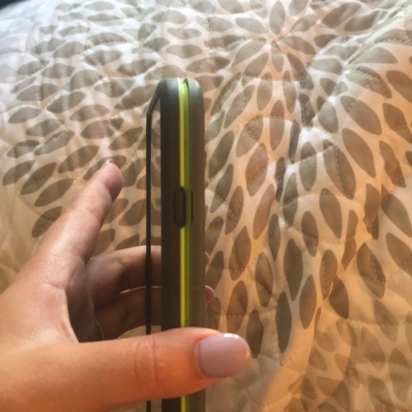 Life Proof Case - Picture 8 of 10